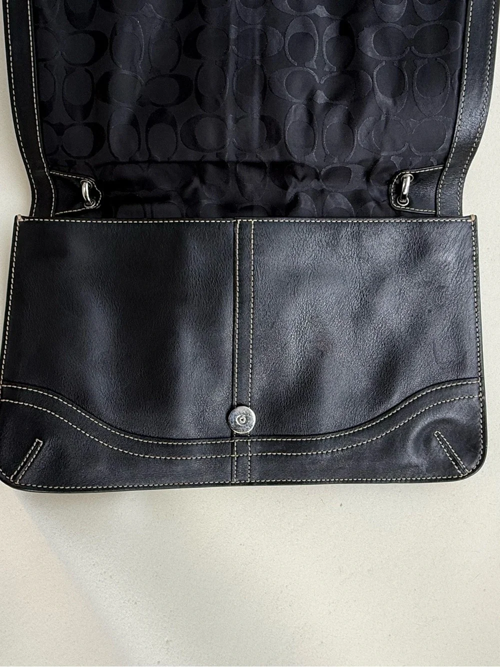 Vintage Coach 9741 Black Leather Shoulder Bag Purse Contrast Stitching